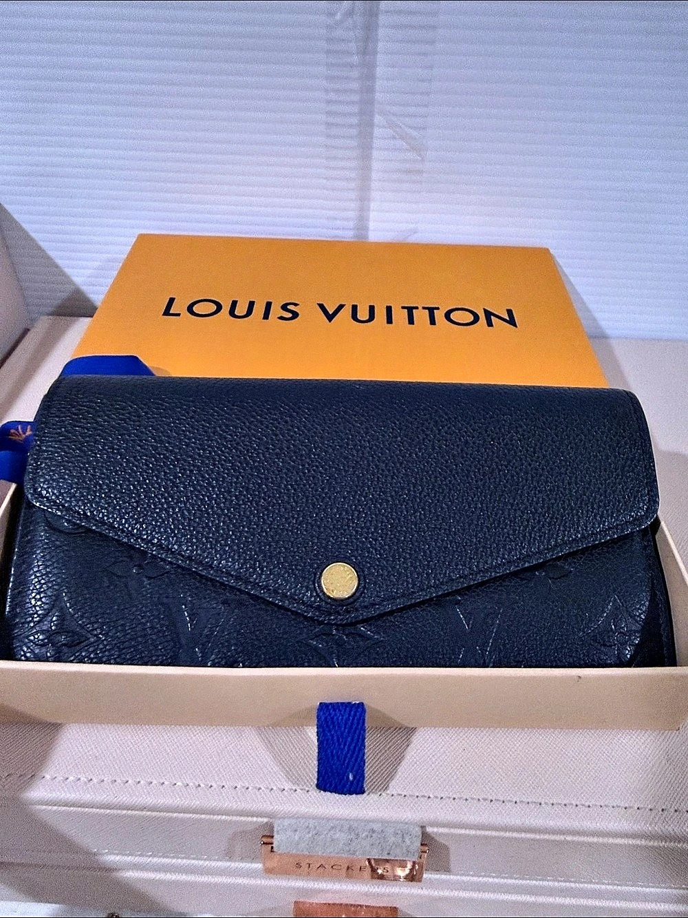 Louis Vuitton Sarah Wallet M61182 Black
